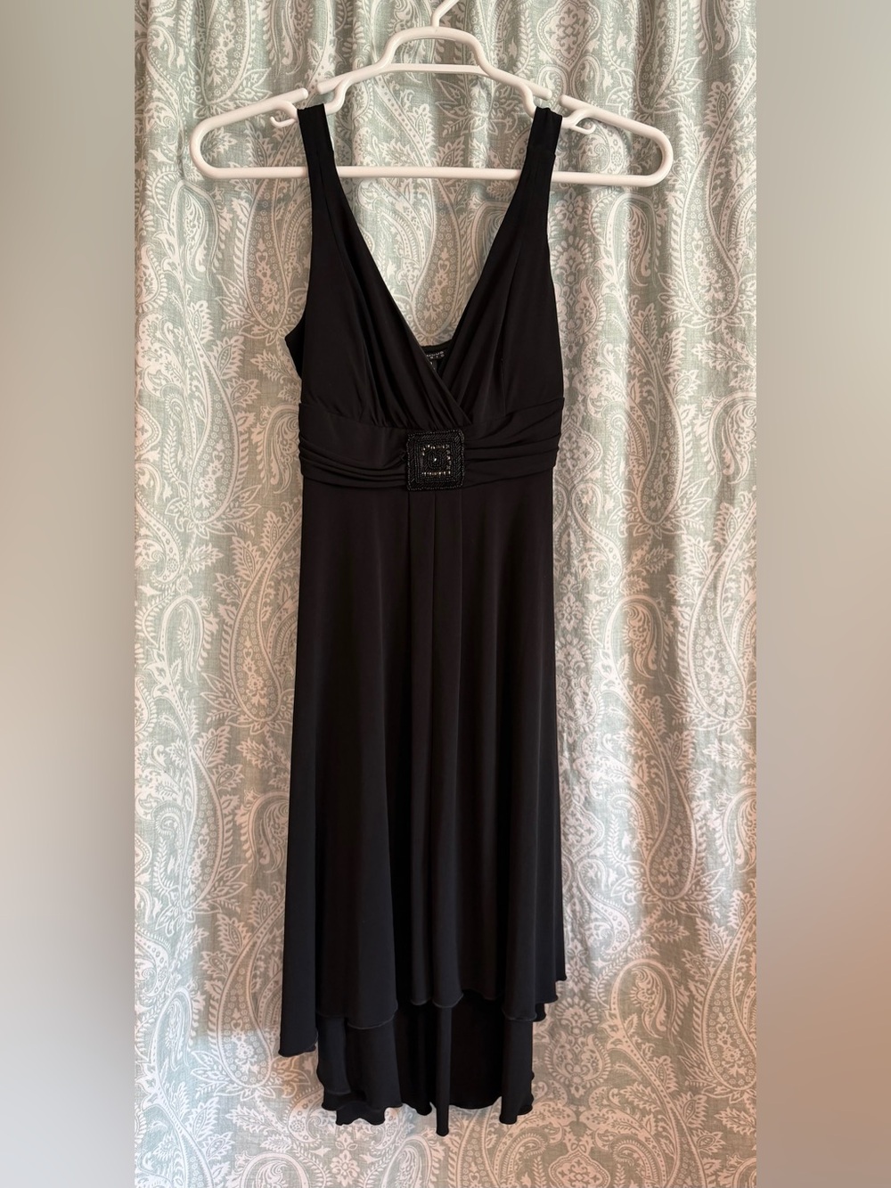 Enfocus Studio Black Sleeveless V-Neck Midi Dress with Beaded Waist
